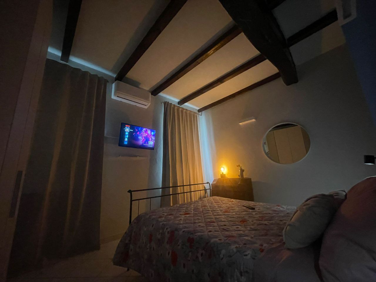 Camera confortevole con TV, WiFi e riscaldamento a Parma